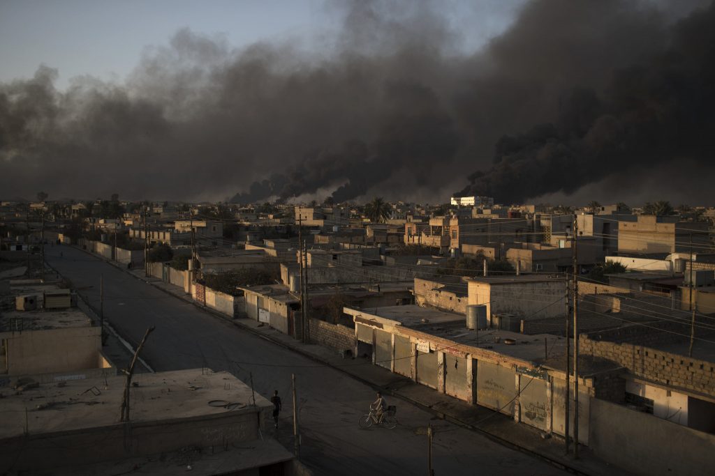 la-fg-iraq-mosul-20161031-1024x683